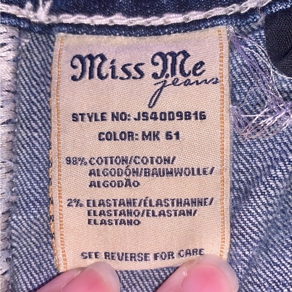 Miss Me Jeans. Size 28. Boot Cut. - Picture 4 of 4